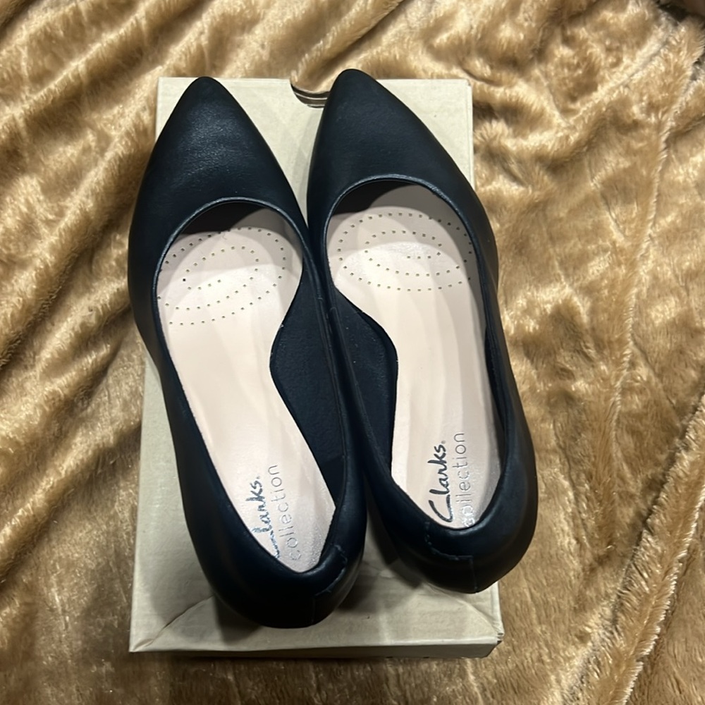Black Mini Clark’s Collection Heels - Picture 2 of 10